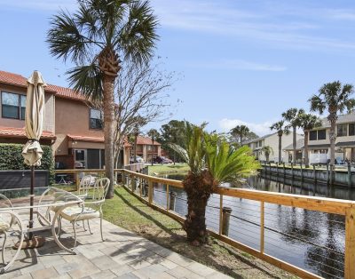 Bucky’s Beach Too: pet-friendly