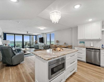 Watercrest 709 with gorgeous sunset views, huge balcony, beach towels and chairs