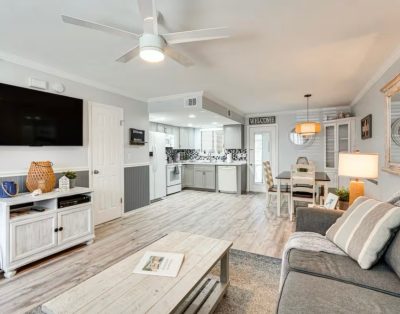 The Sandy Turtle at Gulf Highlands: golf cart + pet friendly