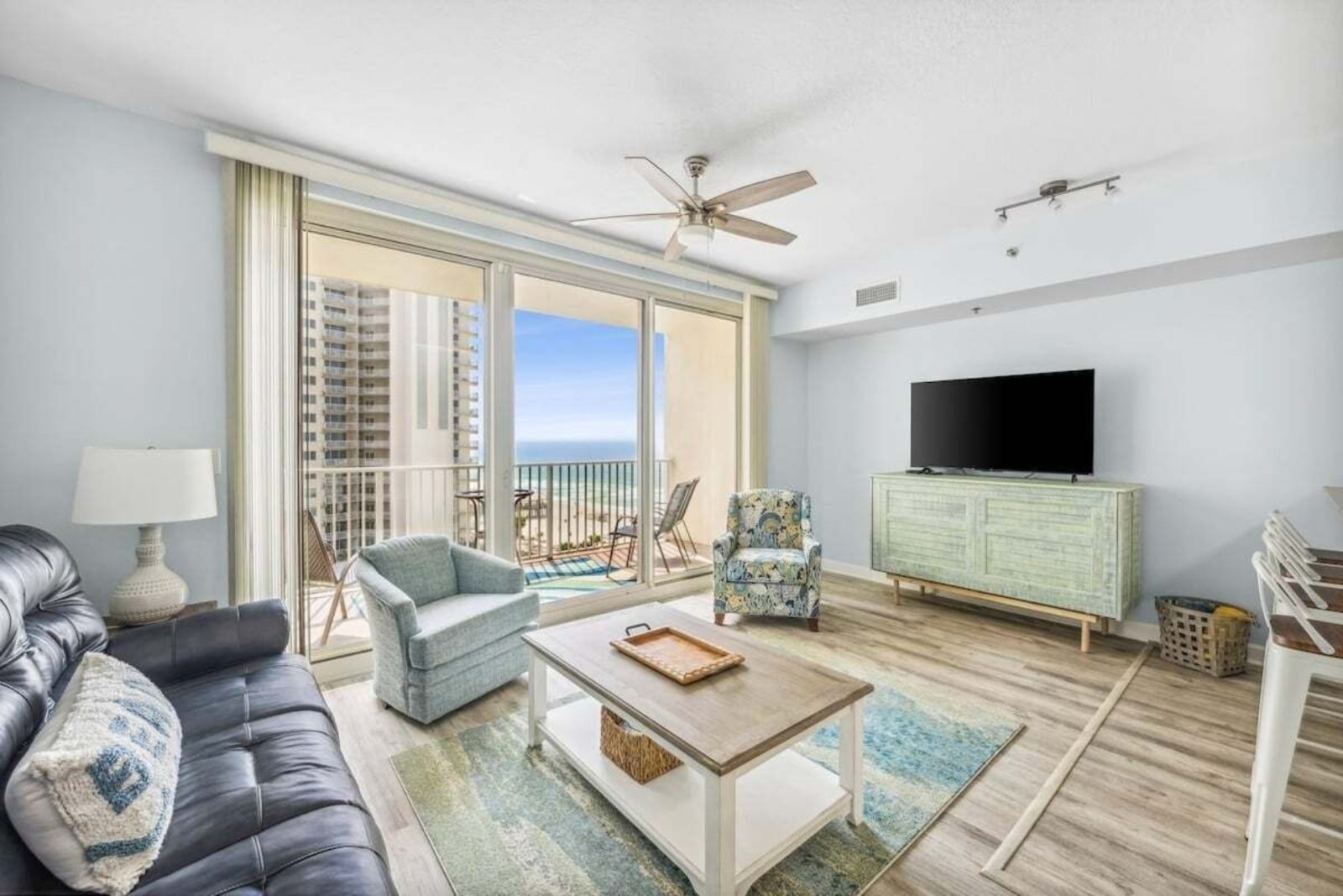 Best HD Pictures about  Roomstogo Panama City Beach  with No AI Images