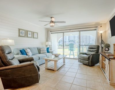 Sand Dollar Villa – close to beach, lagoon pool, convention center, restaurants