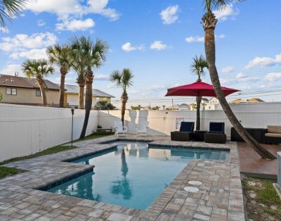 Wait n Sea: private heated pool and yard, steps to the beach