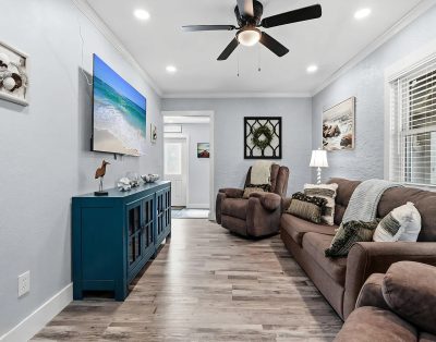 Biltmore Beach Bottom: 4 blocks to the beach, pet-friendly